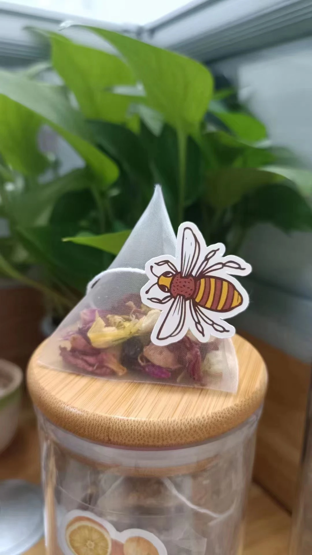 bee bee